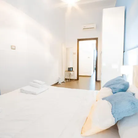 Italy Apartmán *